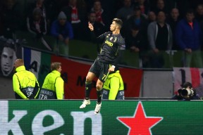 英雄联盟投注-包含亚冠加时末段再迎强敌；阿贾克斯调整名单；主帅态度——态度坚定；阵容厚度经受考验的词条